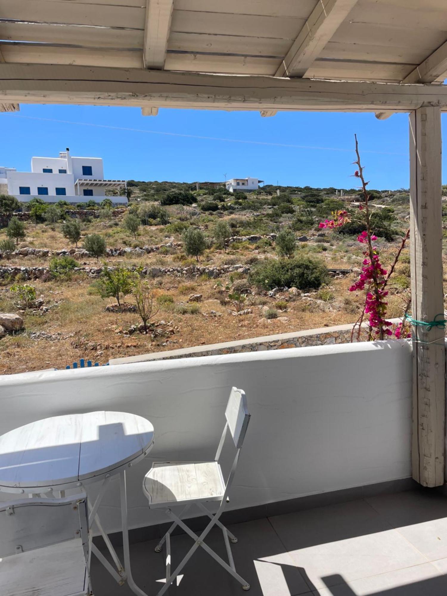 Speires Suites Irakleia  Exterior photo
