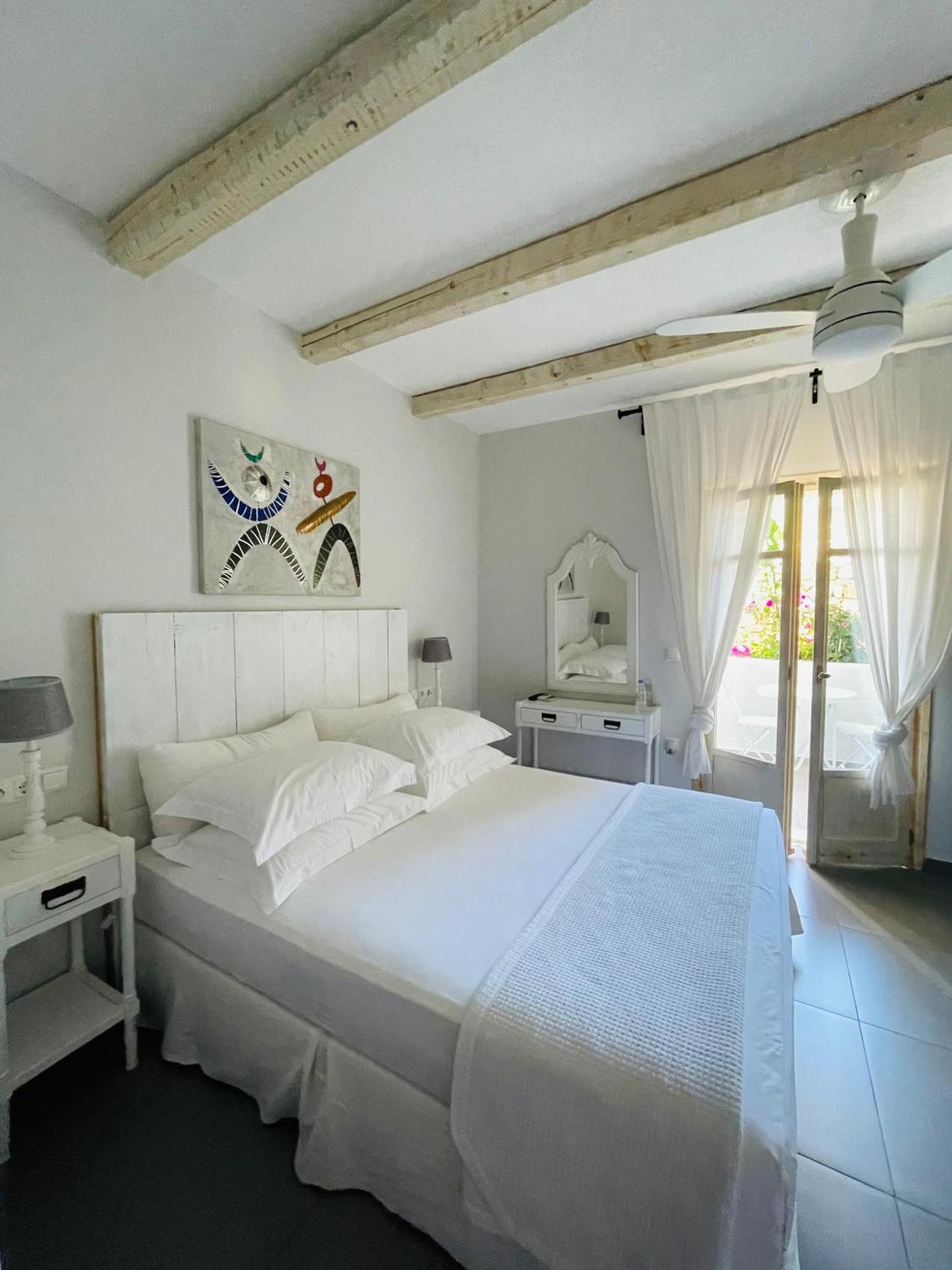 Speires Suites Irakleia  Exterior photo